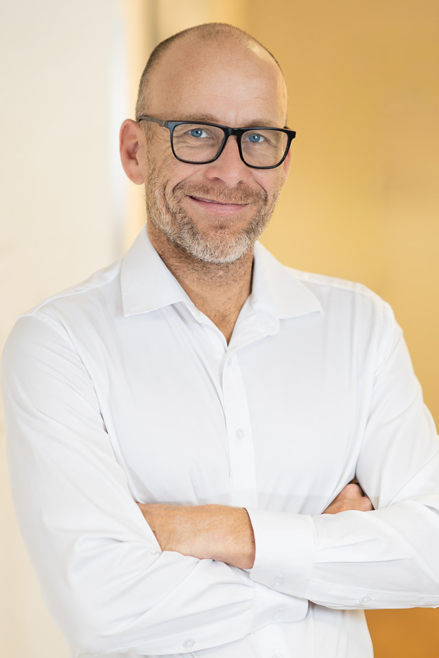 Dr. med. Julian Holzhüter